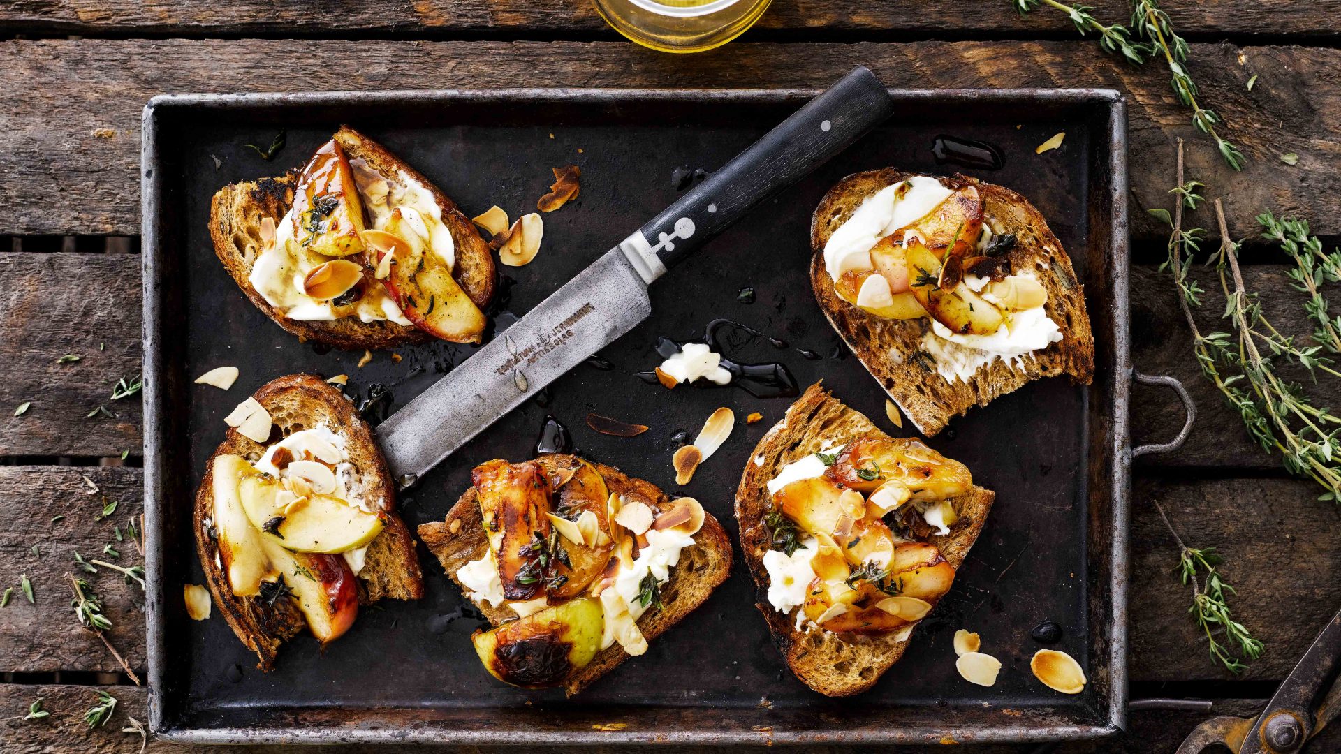 Äppelbruschetta med timjan och honung